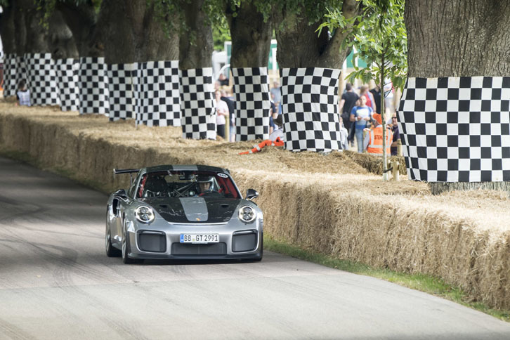 「ポルシェ911 GT2 RS」
