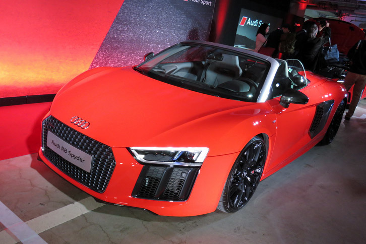 アウディR8スパイダー（エクステリア）
