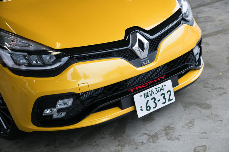 ボディーカラーには、試乗車に採用されていた「ジョン シリウスM」と「ブラン グラシエ」の2色が用意される。