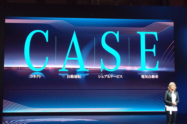 メルセデス・ベンツブランドの近況と将来計画について、ブリッタ・ゼーガー氏が説明した。