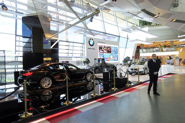 当然ながら、館内には各ブランドの展示エリアが設けられている。こちらはBMW。