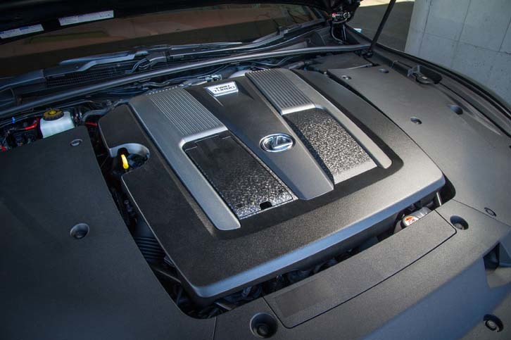 搭載される3.5リッターV6ツインターボエンジンは、最高出力422ps、最大トルク600Nmを発生。燃費の良さなどに加えて、アクセル操作に対する“ツキの良さ”を重視したとされる。