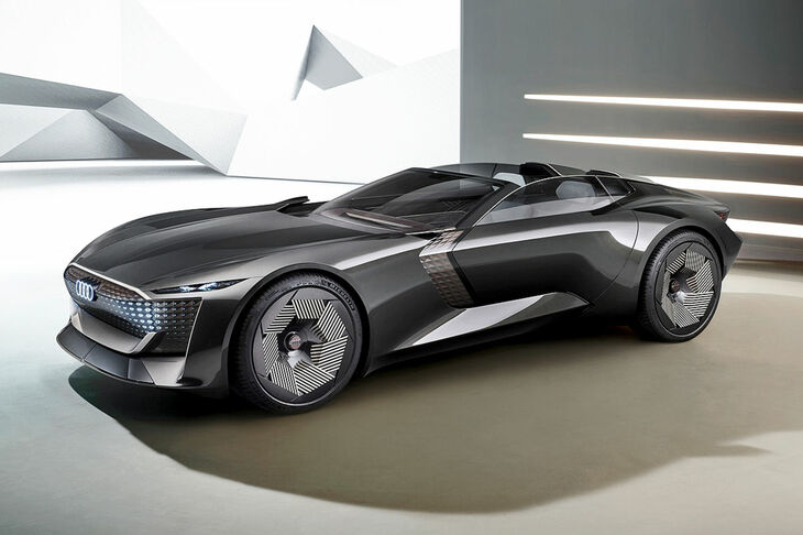 アウディ・スカイスフィア／市場投入時期：2025年。ドライビングラウンジチェアとアクティブドライビングマシンの1台化を目指したオープンロードスター。ショーカーの特別な特徴は、ホイールベースが可変であること。これが新しいモデルになるかどうかは、まだわからない。