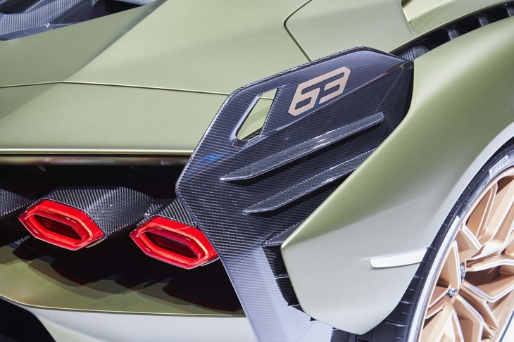 ランボルギーニ・シアンFKP 37（リアウイング）