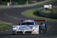 1998年のルマンで総合3位に入った「R390 GT1」。トム・ウォーキンショー・レーシング（TWR）の協力のもとにつくられ、650PS以上を発生する3.5リッターV8ツインターボユニットを搭載。