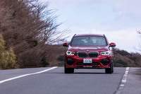 低重心化を図ったという「XD4」のアルピナスポーツサスペンション。電子制御式ショックアブソーバーにスポーツショートスプリングが組み合わされている。