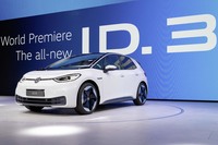 フォルクスワーゲンの次世代EV「ID.3」がデビュー　2020年夏に販売開始【フランクフルトショー2019】