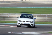 メインコースのショートカット部を利用してハンドリングをチェックする。素直で気持ちのいいハンドリングレスポンスに加え、ケース剛性の高さや、姿勢の制御がしやすい穏やかな過渡特性が際立った。（写真＝webCG）