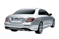 プラグインハイブリッドモデルの設定はセダンのみとなる。