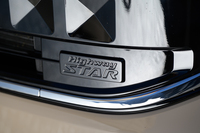 この試乗車のグレードは「ハイウェイスターGターボ プロパイロットエディション」（FF車）。ヘッドランプの下にごく控えめに「HighwaySTAR」のバッジがあしらわれる。