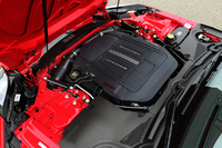 5リッターV8スーパーチャージャー付きエンジンは495psと63.7kgmを発生。