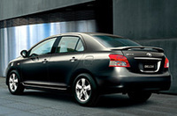 トヨタの新型「ベルタ」デビュー、「ヴィッツ」ベースの4ドアセダンの画像