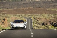 快適性の向上が「570GT」のテーマ。サスペンションのスプリングレートは前が15％、後ろが10％ソフトに設定されている。