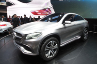 「メルセデス・ベンツ・コンセプトクーペSUV」
    