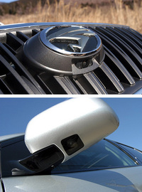 フロントとサイドのカメラ