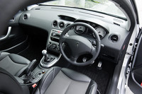 テスト車は標準仕様だが、オプションでダッシュ全面がフルレザー仕様となるインテグラル・ヴィンテージ・レザーもオーダーできる。