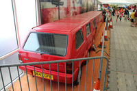 初代「フィアット・パンダ」のストレッチリムジン。“テロリスト”の襲撃には、あまりに長過ぎて緊急回避できず、四苦八苦する。