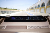 PRE-SCANにより路面を読み取り、凹凸にあわせてサスペンションの設定を最適化する新技術が採用されていた。
