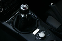 強化型6段MTを搭載する。