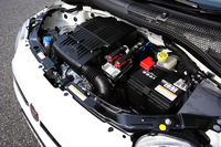 69psを発生する、Fireユニット。最高速度は160km/hで、0-100km/h加速は12.9秒だ。ほかに、100psの1.4リッターガソリン、75psの1.3リッターディーゼルも存在する。