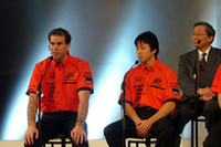 「日産GT-Rの参戦もあり競争は激しくなるだろうが、今年もタイトルを狙いたい」と、ラルフ・ファーマン（写真左）。右は、新たにチームメイトになる伊沢拓也。