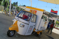 ナポリを拠点とするストリートフード・ビジネス社が製作した揚げ物屋台。