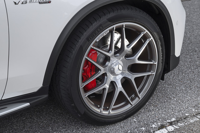 メルセデスAMG GLC63 S 4MATIC＋（4WD/9AT）【試乗記】 ムチを止めるな