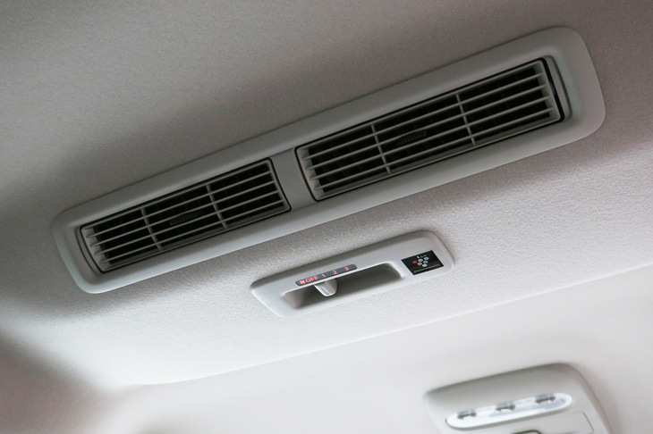 三菱デリカミニTプレミアム（リアサーキュレーター）