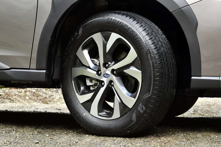 スバル・レガシィ アウトバック リミテッドEX（フロントホイール）