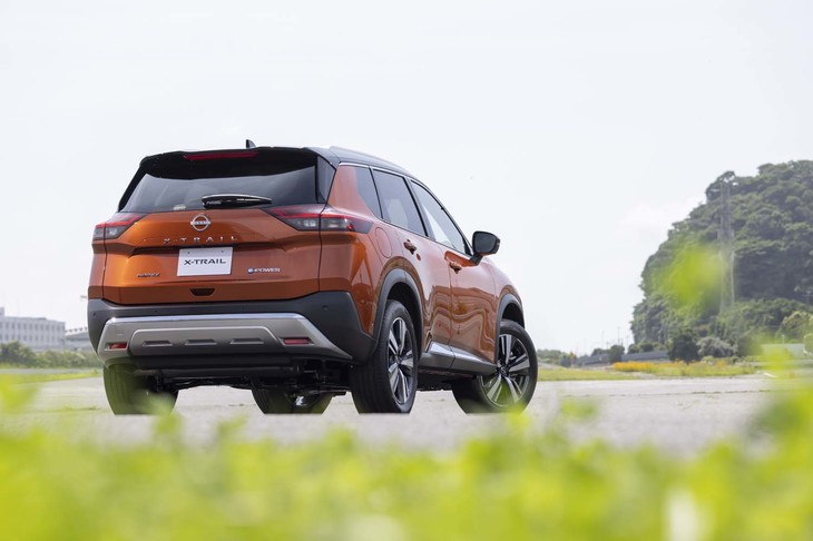 最高出力144PSの1.5リッター直3可変圧縮比ターボエンジンを発電用に搭載。フロントの駆動用モーターは204PSで、4WD車にはリアに136PSのモーターが積まれる。