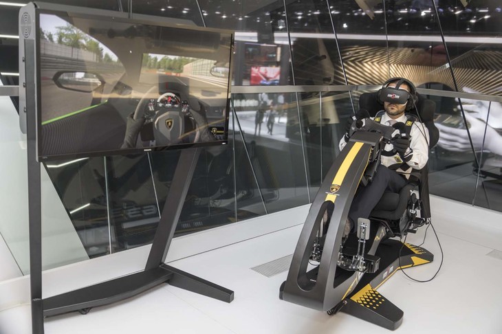 ランボルギーニブースの様子。