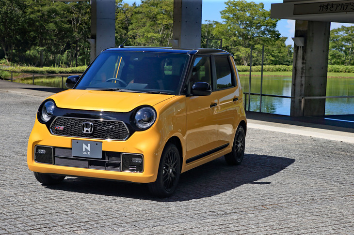 豊富なバリエーションは従来モデルから受け継いだ美点。スポーティーな「RS」には6段MTも用意されるほか、CVTにも専用の制御を採用。ピックアップに鋭さが加えられているという。