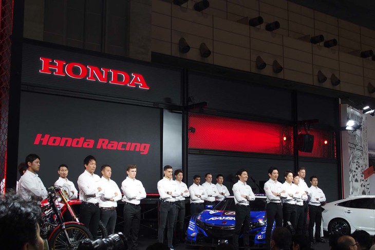 「東京オートサロン2019」において、ホンダは2019年のモータースポーツ活動計画を発表。ステージで、ワークスのライダー／ドライバーが紹介された。