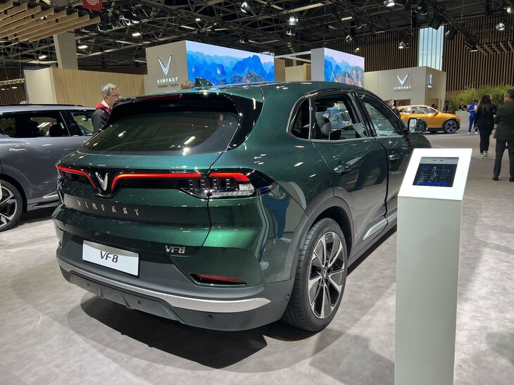 ヴィンファストVF8