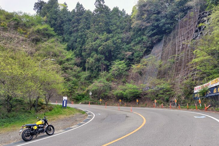 急な上り坂でスロットルを開けた際に聞こえる、「ドゥルルル」というサウンドが実にステキ。常にこの音だけを聞かせてくれるマフラーとか、誰か開発してくれないかしら。