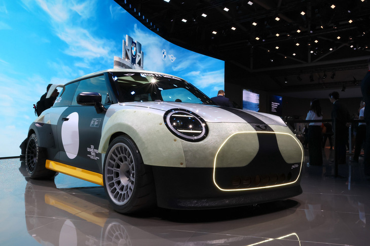 「MINIジョンクーパーワークス スケッグ」。BMWグループの子会社であるデザインワークスと、オーストラリアのアパレル系ブランド、デウス・エクス・マキナのコラボレーションである。この企画でもキーワードのひとつはミニマリズムだ。