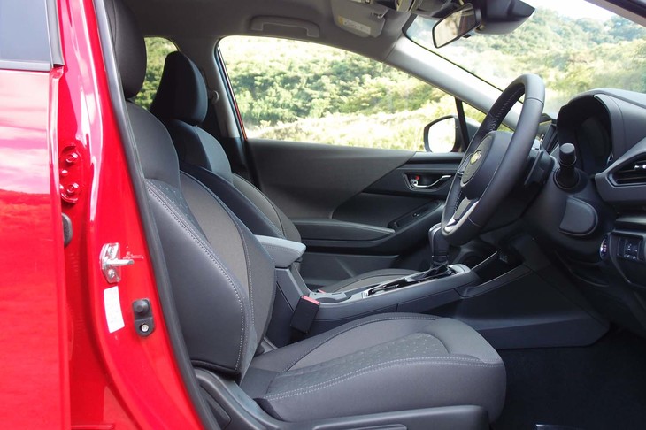 スバル・クロストレック（フロントシート）