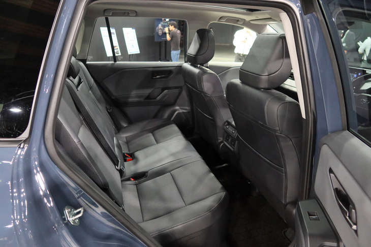 トヨタRAV4コア（リアシート）