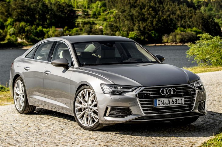 明照寺：「フロントまわりのデザインが、どうも気になるんですよねえ」
	ほった：「こないだの『BMW 3シリーズ』もそうでしたし、ドイツ勢の中でグラフィックっぽいデザインがはやってるんですかね？」