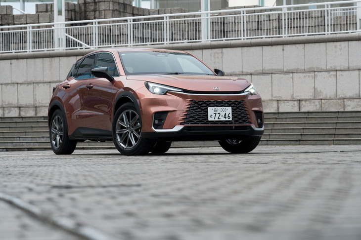 ボディーカラーは“クール”“リラックス”ともに6種類から選択可能。“クール”ではルーフをブラックで塗り分けたツートンカラーとなるのに対し、“リラックス”はルーフも車体色と同色となる。