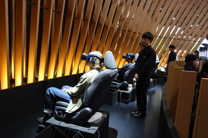 レクサスのVRシミュレーター「Lexus Electrified VR Experience」。