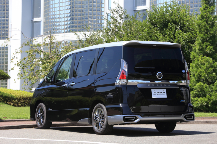 「日産エルグランド ライダー“AUTECH 30th Anniversary”」