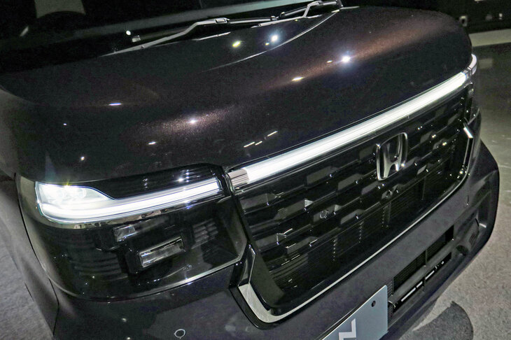 ホンダN-BOXカスタム（ヘッドランプ）