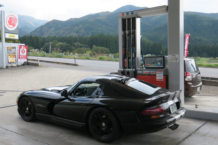 ここまでの燃費は、134マイル（215.7km）÷35.1リッター＝6.1km/リッターと相成った。碓氷峠以降の踏みっぷりを思えば、上々でしょう。