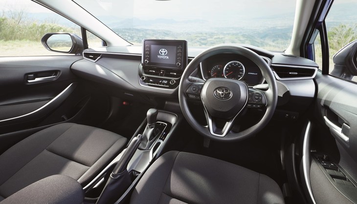 「カローラ ツーリングG-X“プラス”」のインテリア。