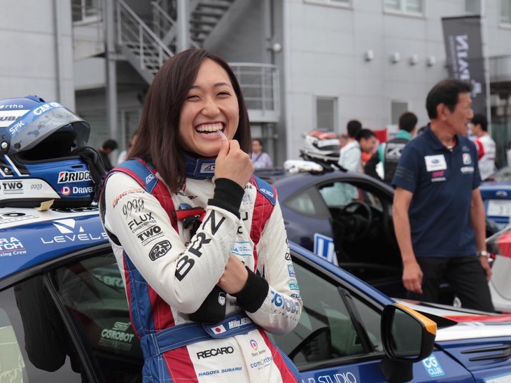 今大会は、レースの中で追い上げていたのにも関わらず、自分の経験不足によって最終的に順位を落とす形になり、とても悔しい気持ちです。「BRZ」のバランスや走りのペースはよかったので、それをしっかりと生かしきれなかったことはチームに対して申し訳ないと思っています。自分の決勝後に目にしたプロフェッショナルシリーズでは、いろいろなレースの運び方を見ることができ、とても勉強になりました。今後はもっと自分の走りの引き出しを増やして、自分でよいレース展開を作りだせるようにがんばりたいと思います！