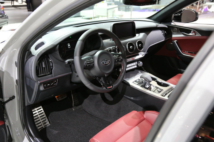 キア・スティンガー