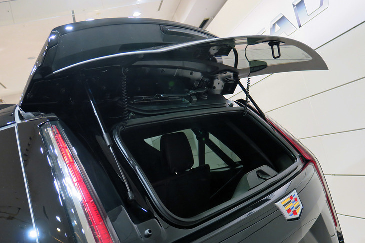 キャデラック・エスカレード スポーツ（ガラスハッチ）