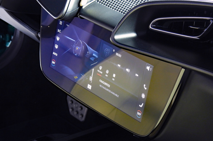 フェラーリ・アマルフィ スパイダー（センターディスプレイ）