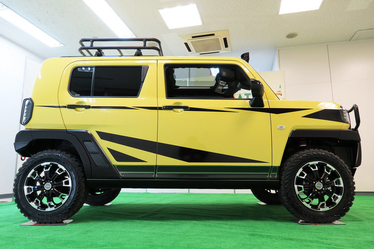 ダイハツ・タフト クロスフィールドVer.（サイドビュー）